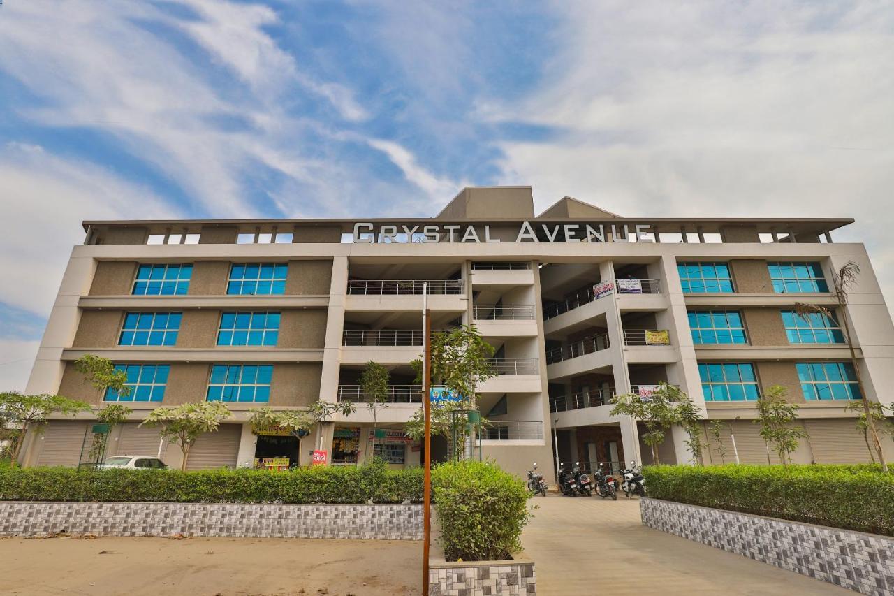 Oyo 25009 Hotel Crystal Ahmedabad Exterior foto